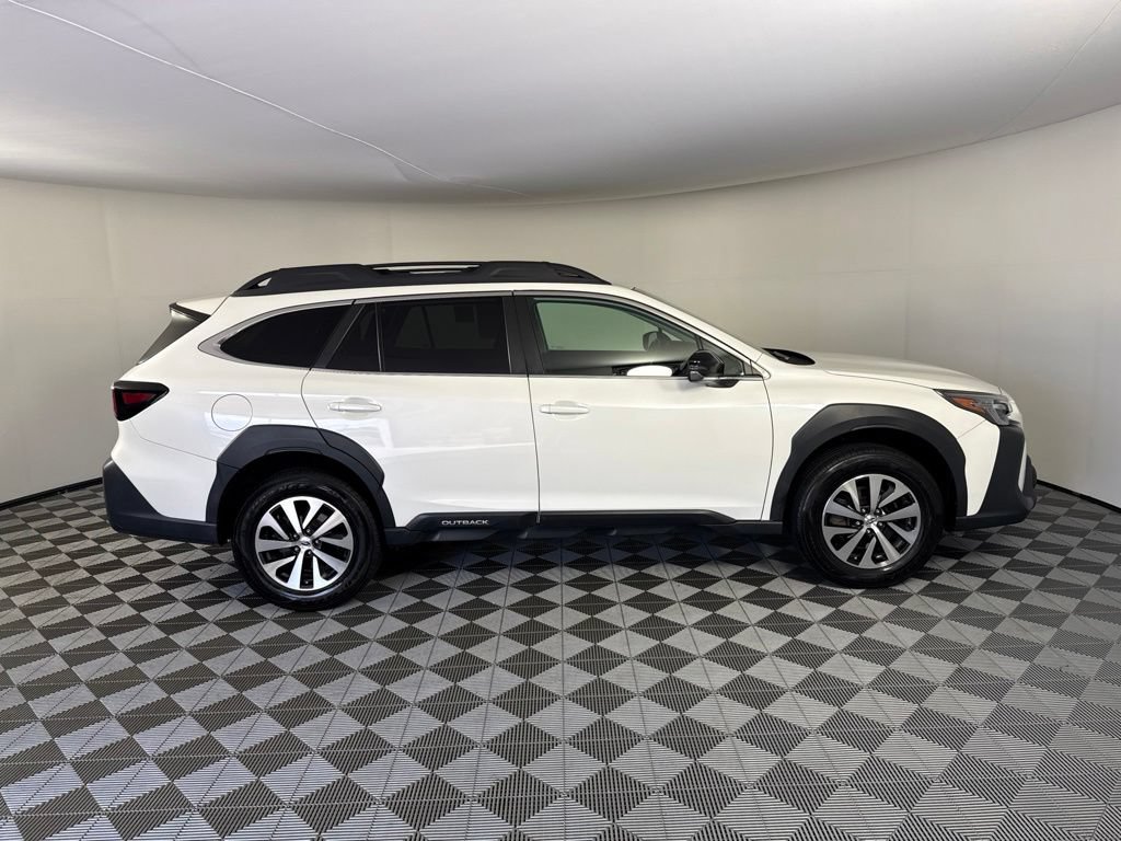 Used 2024 Subaru Outback Premium AWD/4WD image 6