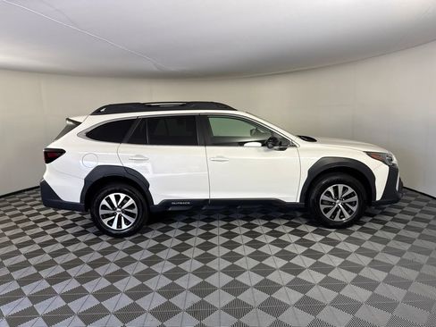 Used 2024 Subaru Outback Premium AWD/4WD image 6
