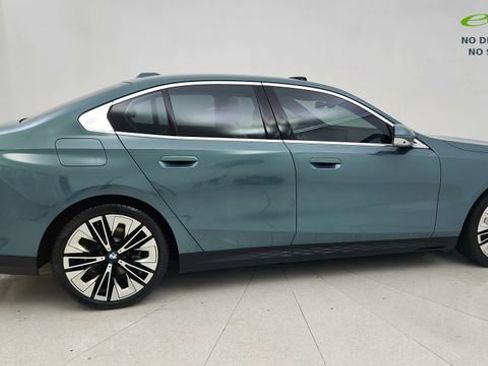Used 2026 BMW 530i RWD image 6