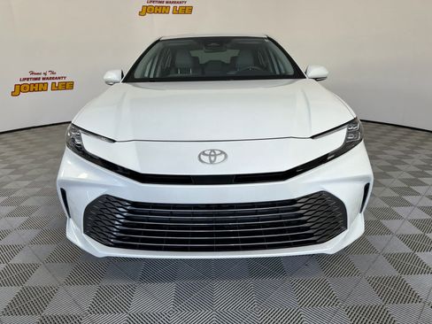 Used 2025 Toyota Camry XLE FWD image 10