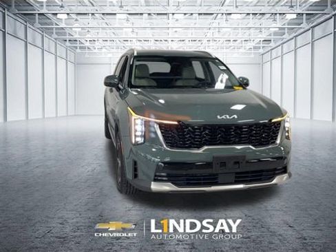 Used 2025 Kia Sorento EX AWD/4WD image 4