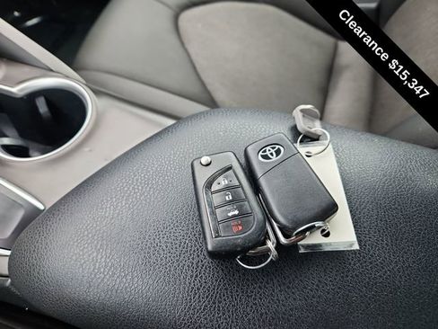 Used 2022 Toyota Camry LE image 43
