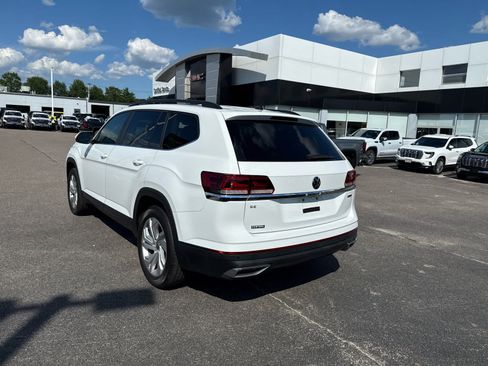 Used 2022 Volkswagen Atlas SE w/ Panoramic Sunroof Package AWD/4WD image 3
