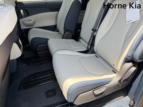 New 2026 Kia Carnival EX FWD image 18