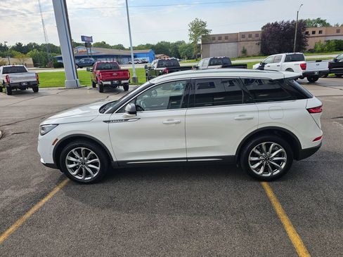 Used 2022 Lincoln Corsair AWD w/ Premium Package image 9