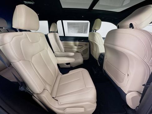New 2026 Jeep Grand Cherokee L Limited w/ Limited Altitude Package AWD/4WD image 32