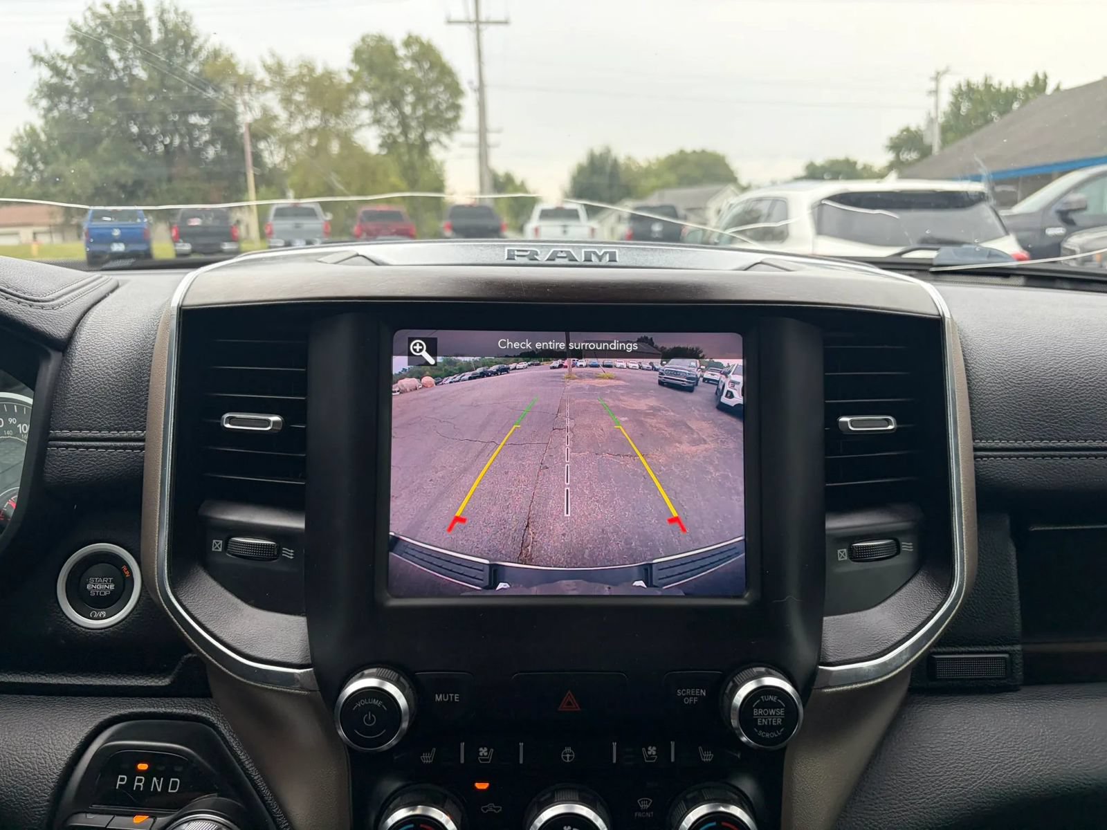 Used 2021 RAM 1500 Laramie w/ Off Road Group AWD/4WD image 14