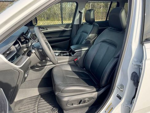 Used 2022 Jeep Grand Cherokee Limited 4xe image 18