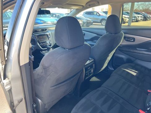 Used 2019 Nissan Murano S image 9