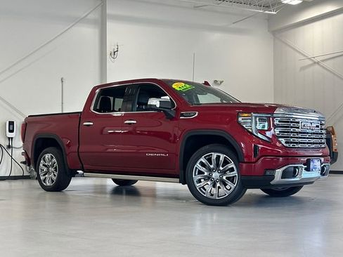 Used 2023 GMC Sierra 1500 Denali w/ Denali Reserve Package AWD/4WD image 2