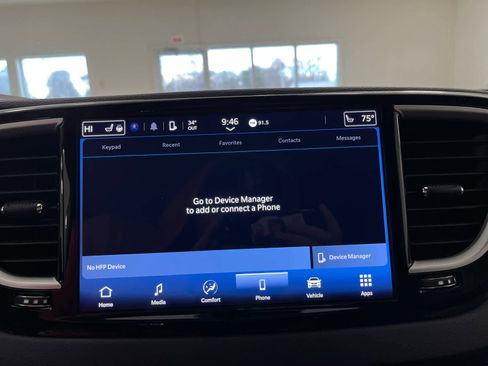 Used 2024 Chrysler Pacifica Touring-L FWD image 31