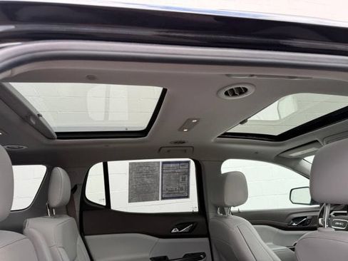 Used 2019 GMC Acadia SLT FWD image 15