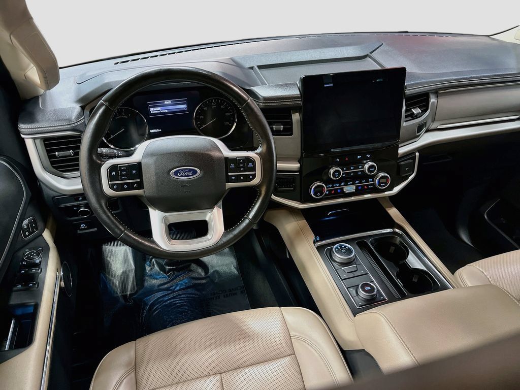 Used 2024 Ford Expedition XLT AWD/4WD image 23