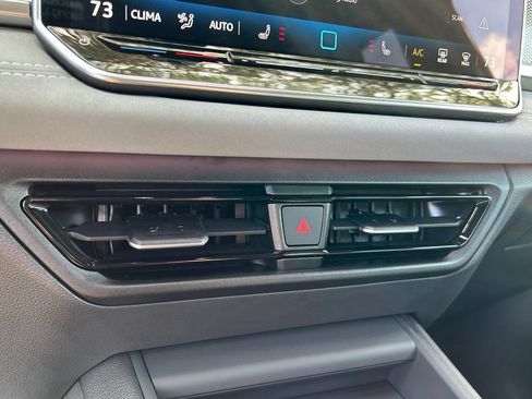 New 2026 Volkswagen Tiguan SE R-Line FWD image 33