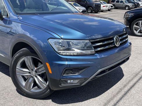 Used 2020 Volkswagen Tiguan SEL FWD image 28