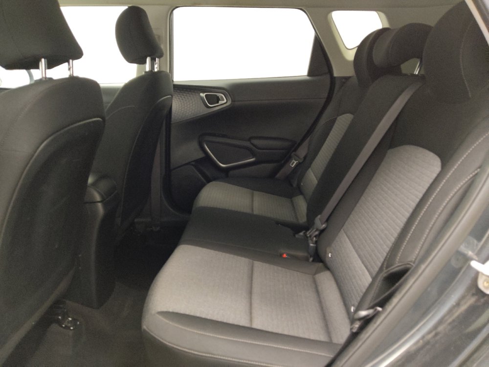 Used 2020 Kia Soul S FWD image 18