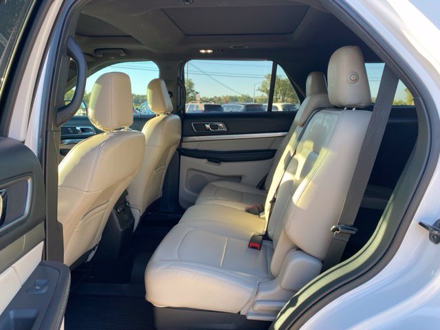 Used 2019 Ford Explorer XLT w/ Equipment Group 202A FWD image 13