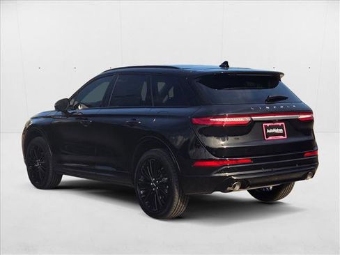 New 2025 Lincoln Corsair Reserve w/ Equipment Group 202A image 7