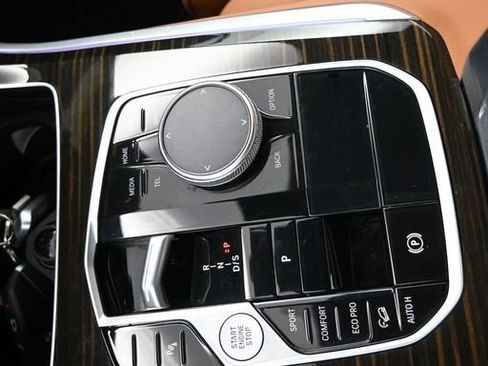 Used 2025 BMW X5 xDrive40i w/ Climate Comfort Package image 18