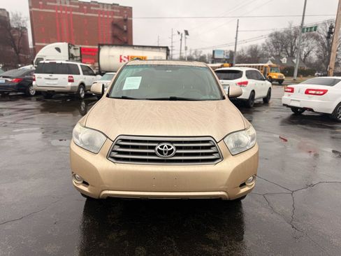 Used 2010 Toyota Highlander SE image 2