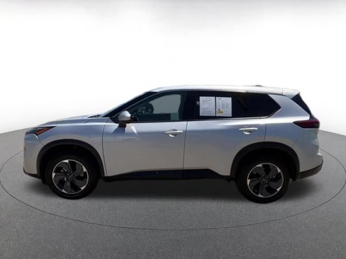Used 2025 Nissan Rogue SV FWD image 9