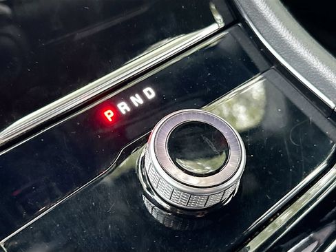 Used 2023 Jeep Grand Cherokee Altitude RWD image 16