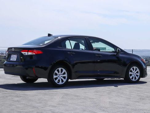 Used 2025 Toyota Corolla LE FWD image 4