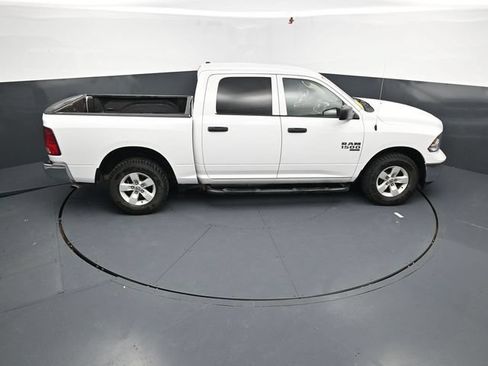 Used 2022 RAM 1500 Classic SLT AWD/4WD image 48