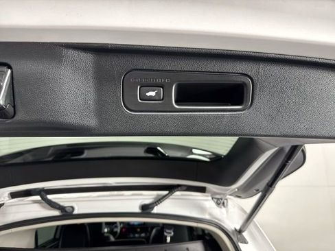 Certified 2025 Honda Pilot Touring image 37