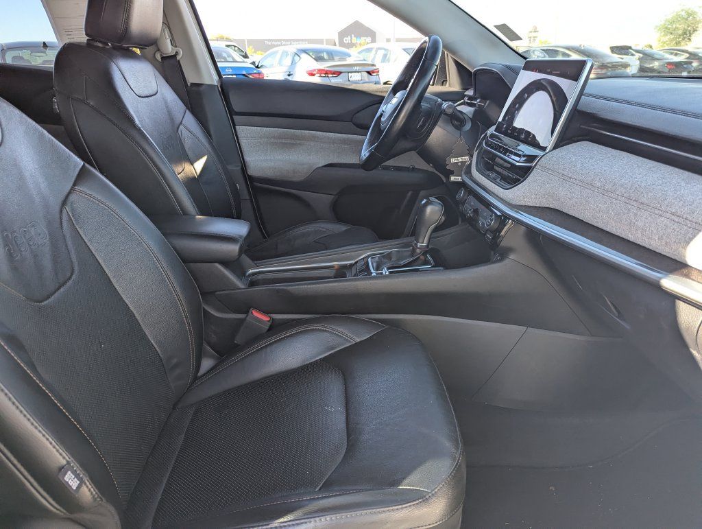 Used 2022 Jeep Compass Latitude AWD/4WD image 33
