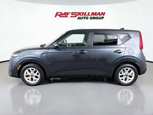Used 2022 Kia Soul LX w/ Technology Package image 4