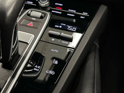 Used 2023 Porsche Cayenne GTS image 31