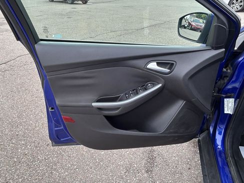 Used 2013 Ford Focus Titanium w/ Titanium Handling Pkg FWD image 14
