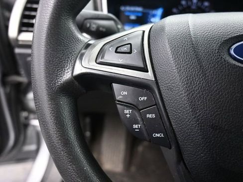 Used 2020 Ford Fusion SE image 19