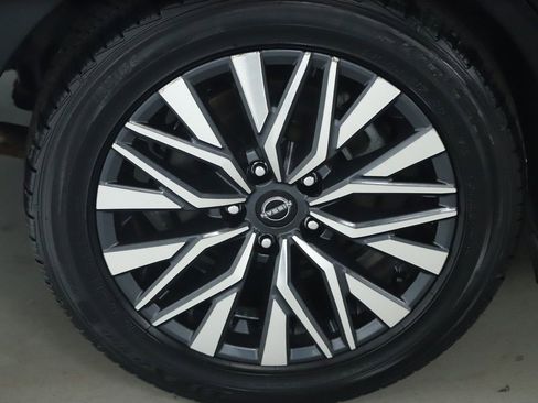 Used 2025 Nissan Altima 2.5 SV FWD image 12