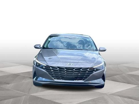 Used 2023 Hyundai Elantra Limited FWD image 3