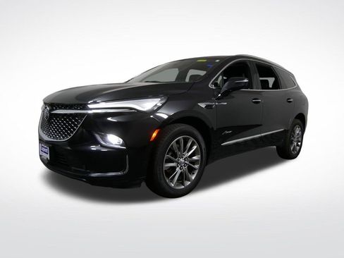 Used 2023 Buick Enclave Avenir image 7