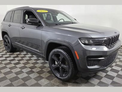 Used 2023 Jeep Grand Cherokee Altitude