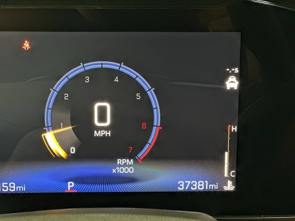 Used 2025 Chevrolet Trax LT FWD image 26