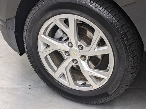 Used 2019 Chevrolet Equinox Premier FWD image 4