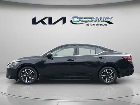 Used 2024 Nissan Sentra SV FWD image 3