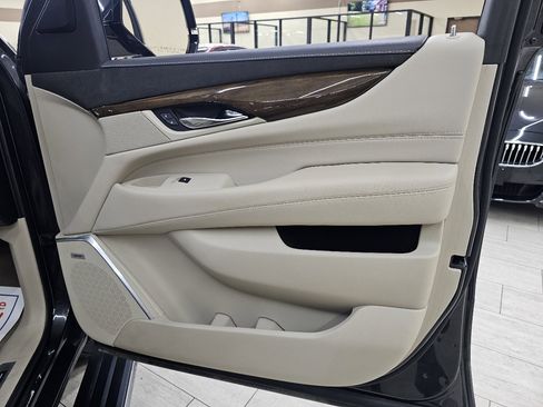 Used 2019 Cadillac Escalade ESV Premium Luxury w/ LPO, Radiant Package image 43