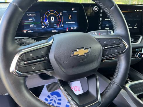 Used 2025 Chevrolet Equinox LT FWD image 23