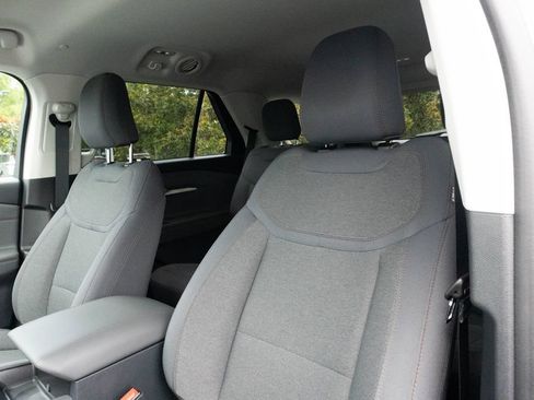 Used 2025 Ford Explorer Active RWD image 18