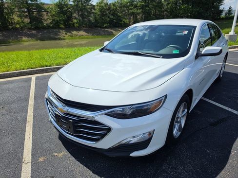 Used 2021 Chevrolet Malibu LS w/ Driver Confidence Package II FWD image 3