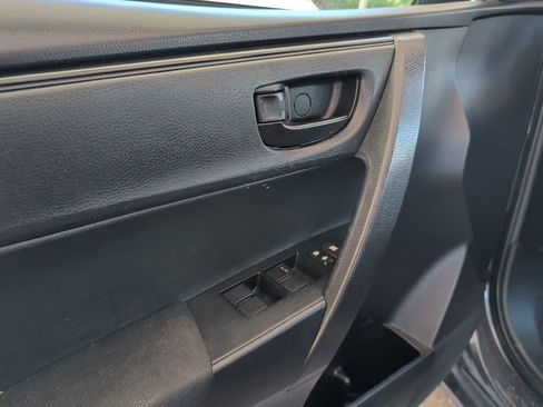 Used 2017 Toyota Corolla L FWD image 21
