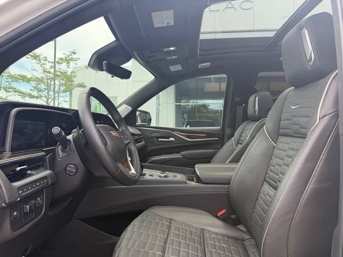 Used 2024 Cadillac Escalade Sport Platinum w/ Heavy-Duty Trailer Package AWD/4WD image 12