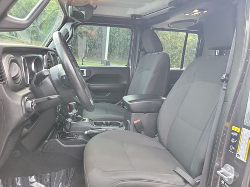 Used 2022 Jeep Gladiator Sport AWD/4WD image 19
