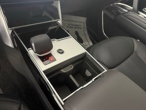New 2025 Land Rover Range Rover SE image 20