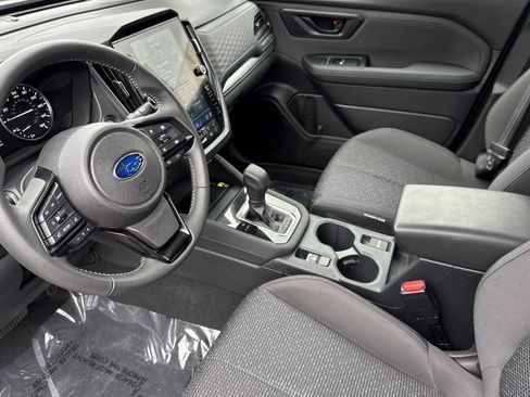 Used 2025 Subaru Forester Premium AWD/4WD image 14